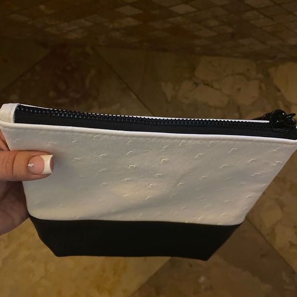 SkinMedica cosmetics bag - Picture 6 of 7